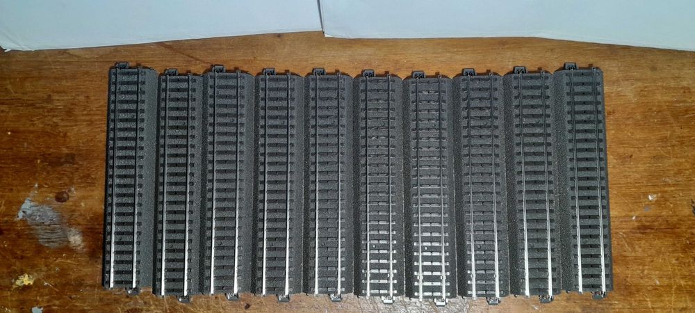 Lote de 10 Vias C Marklin Retas Ref. 24172 como novas
