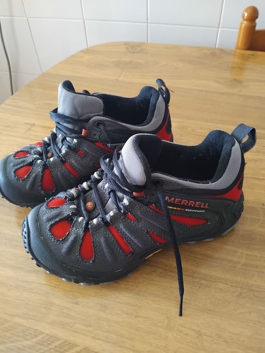 Ténis Merrell cinzento e vermelho