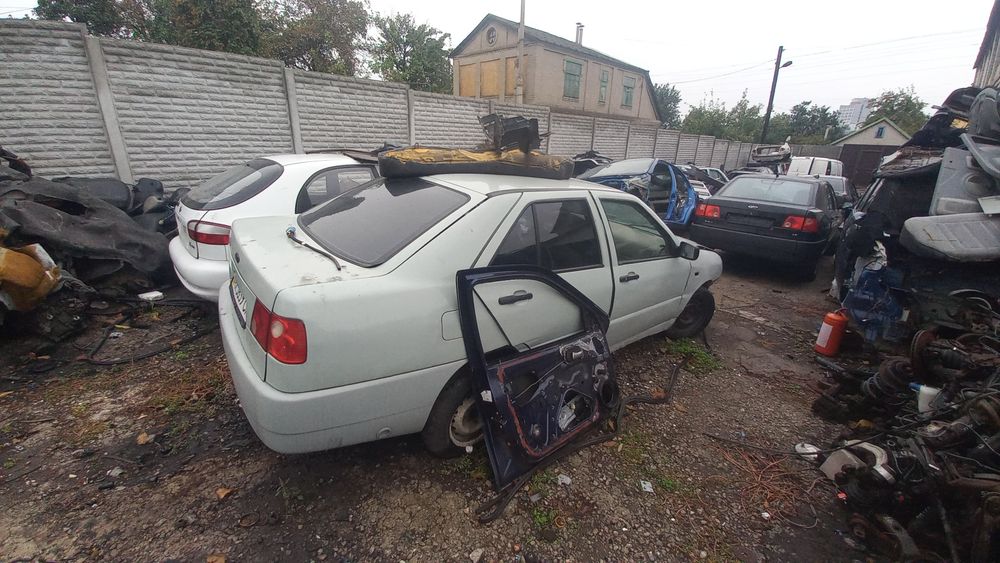 Чери Амулет Кузов или частями