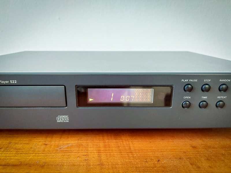 Leitor de CD's NAD 522 c/ controlo remoto