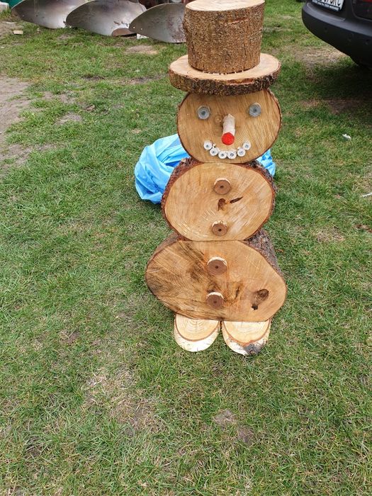 Bałwanek z drewna jesionowego. Figurka bałwanka do ogrodu ogrodowa