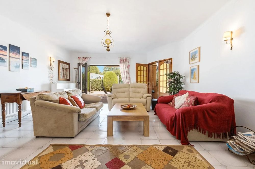 Moradia T4 Isolada Com Piscina, 5.050 M² De Terreno E Anexo Com Suite