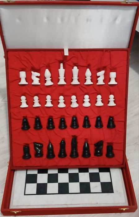 Marmurowe szachy (ręczna robota)