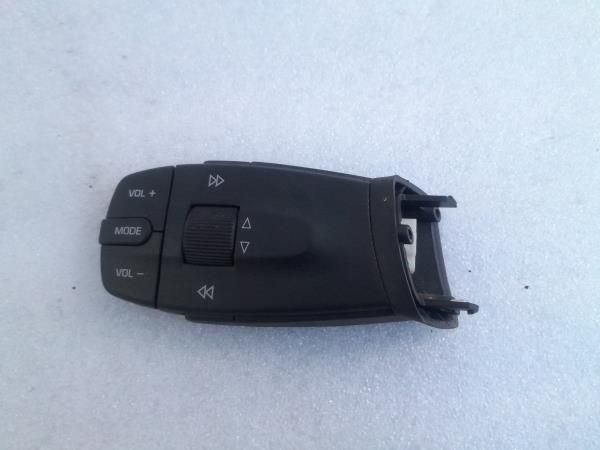Comando / botão / interruptor multifunções SEAT Ibiza IV ST (6J8, 6P8)