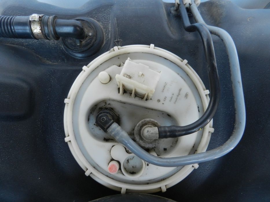 Топливный паливний насос 1.3 1.6 1.9 груша бак Fiat Doblo Добло Combo