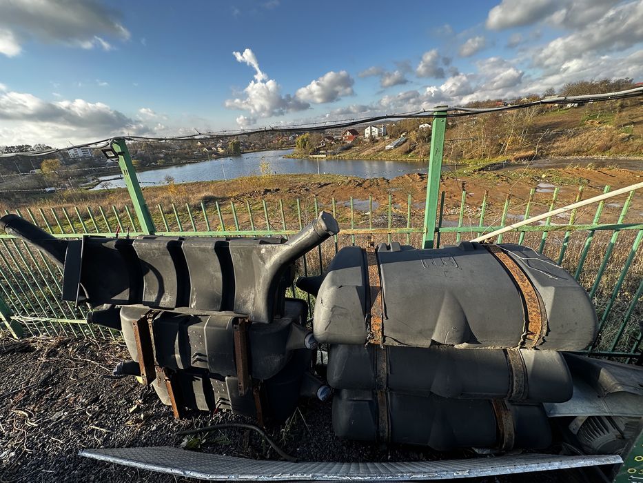Пластмасові баки до рефрежератора