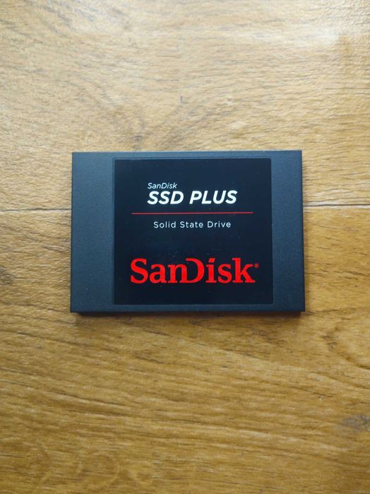 Sandisk 1 tb 1000 gb гигабайт идеал гарантия ssd диск 2.5 формата для настольных пк и ноутбуков 99% жизни ссд как новый