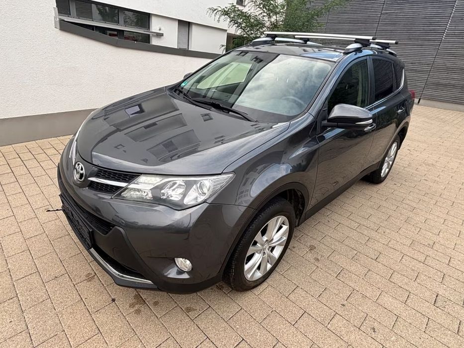 Toyota RAV-4 2013...
