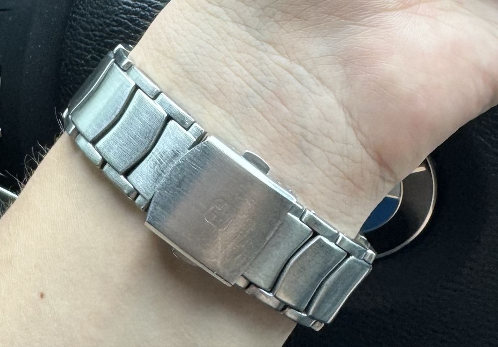 Часы Швейцария наручные кварцевые