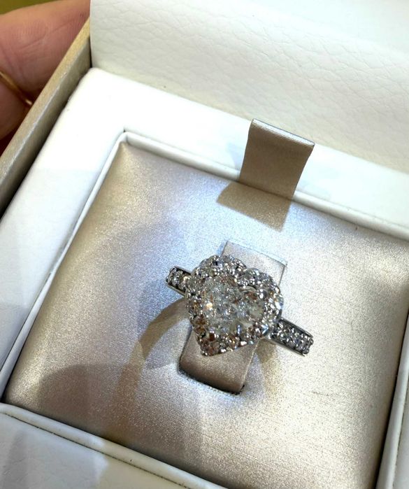 Pierścionek z diamentami naturalnymi Serce 2.30 CT