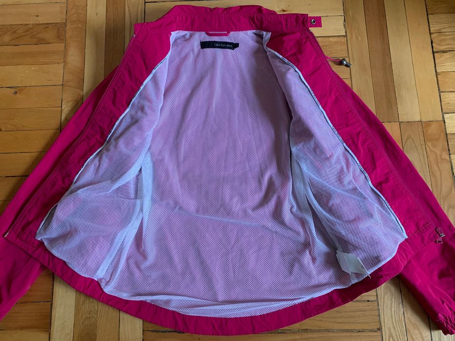 Обалденная женская куртка ветровка Calvin Klein Jeans оригинал