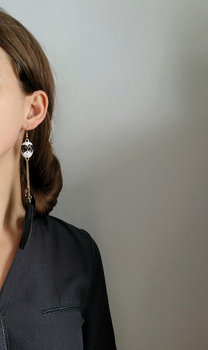 Eleganckie duże nowoczesne długie kolczyki czarne pióra bal maskowy