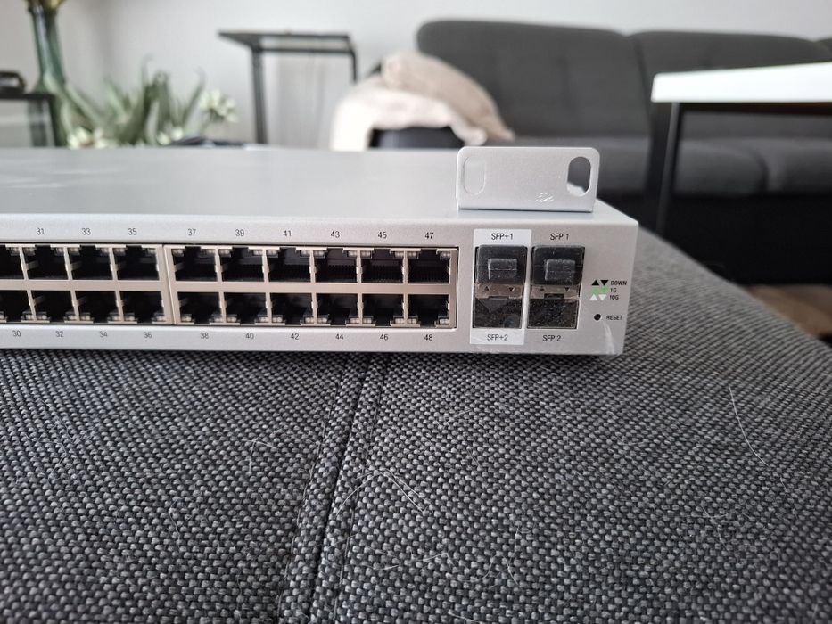 Ubiquiti US-48 UniFi 48xRJ45+4xSFP, bez poe