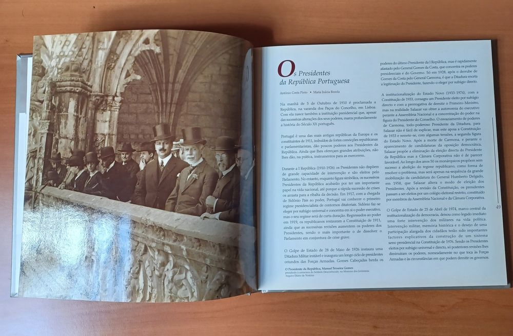 Livro CTT com selos Museu da Presidência da República