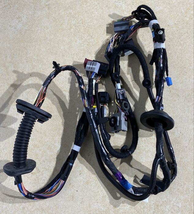 Tesla Model S електропроводка