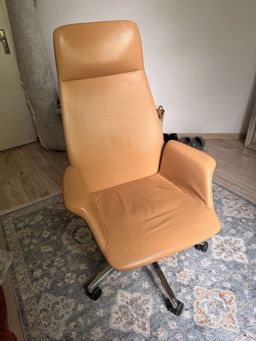 Fotel krzeslo biuro Grospol Preto