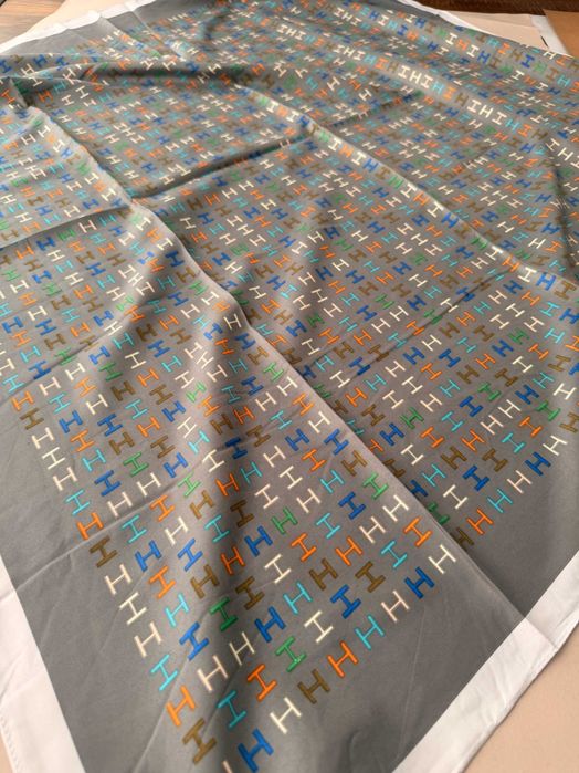 Елегантна хустка в стилі Hermès 90x90 см