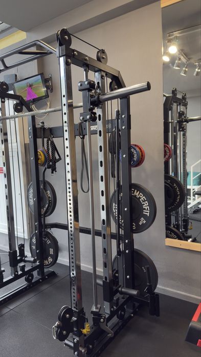 Maquinas de ginasio.