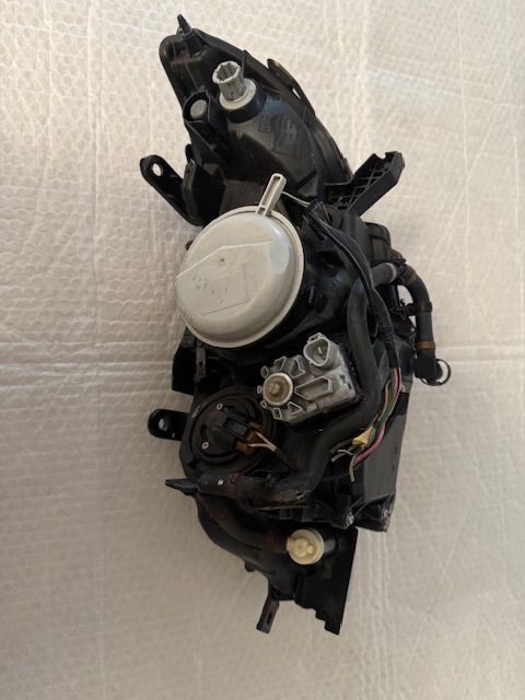 subaru legacy iv lampa prawa xenon lift 06-09 100-20959 koito cała kpl