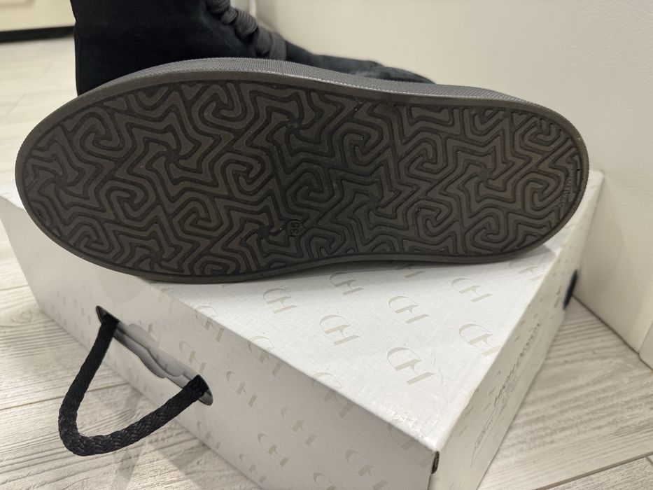 Продам жіночі хайтопи чорні, замшеві на байці, женские ботинки кеды