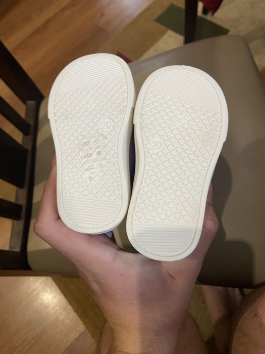 Продам кросівки