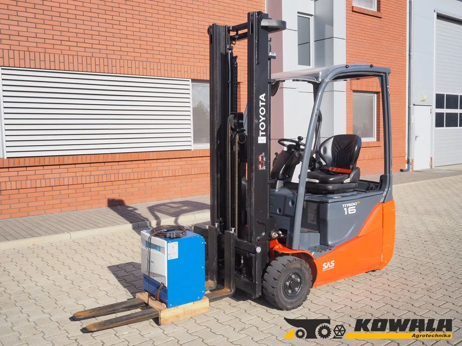 Toyota 8FBEK16T TRIAGO 48  Wózek widłowy, elektryczny, paleciak, przesuw boczny, widły do palet