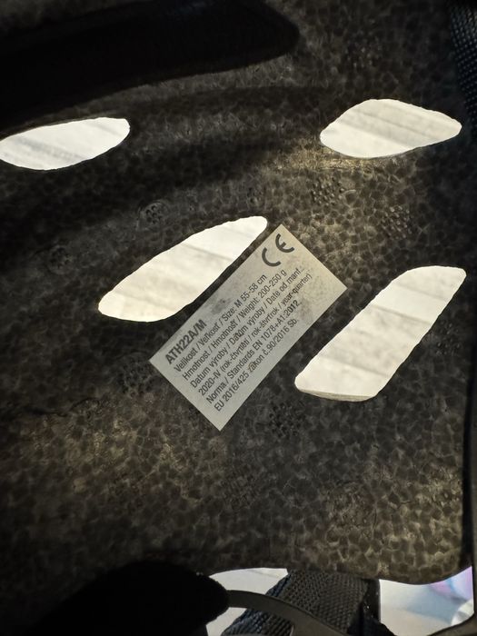 Велосипедний шолом R2 Cliff ATH22A