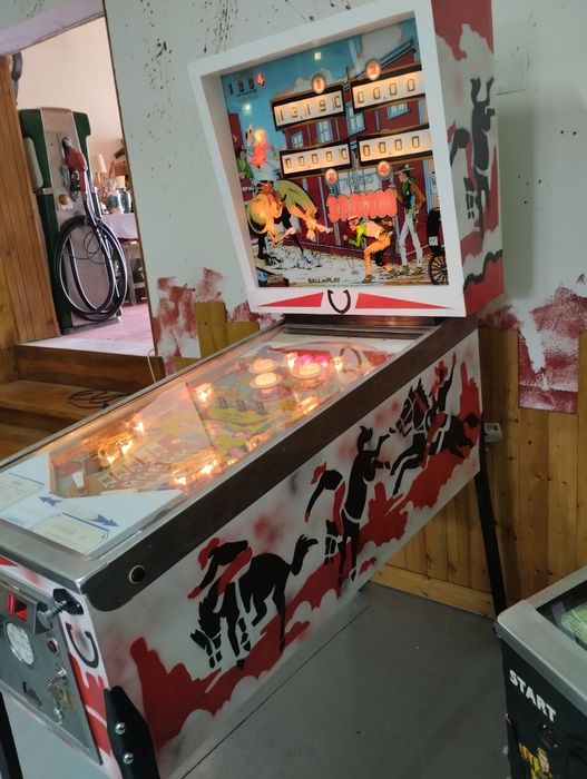Pinball máquina de flipper o Bronco