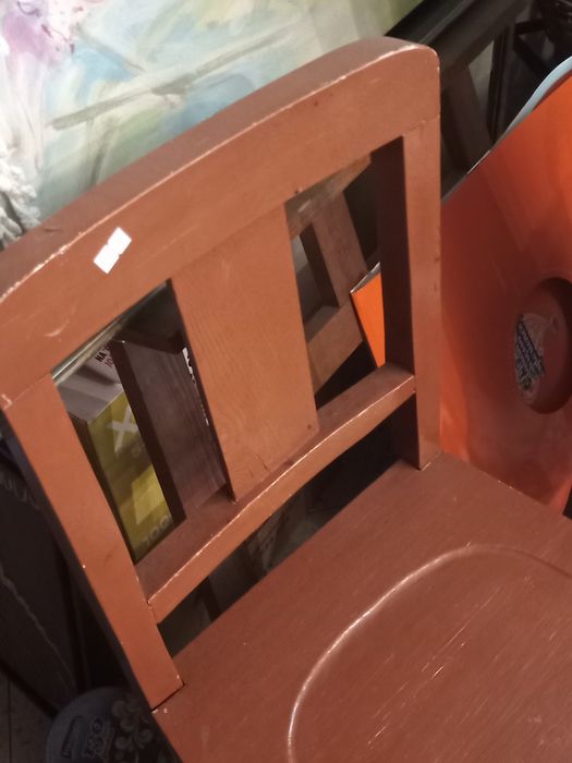 Duas cadeiras antigas em madeira , bons para restaurante vintage