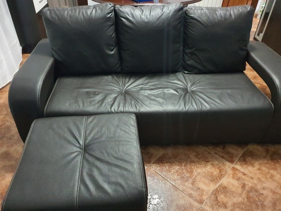 Sofá castanho escuro