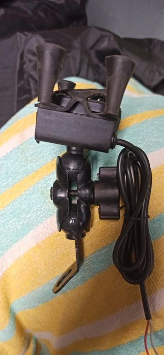 Uchwyt tlefon motocyklowy z ładowarką