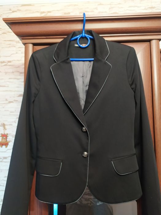 Пиджаки женские р.S,M
