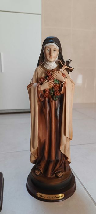 Várias imagens religiosas