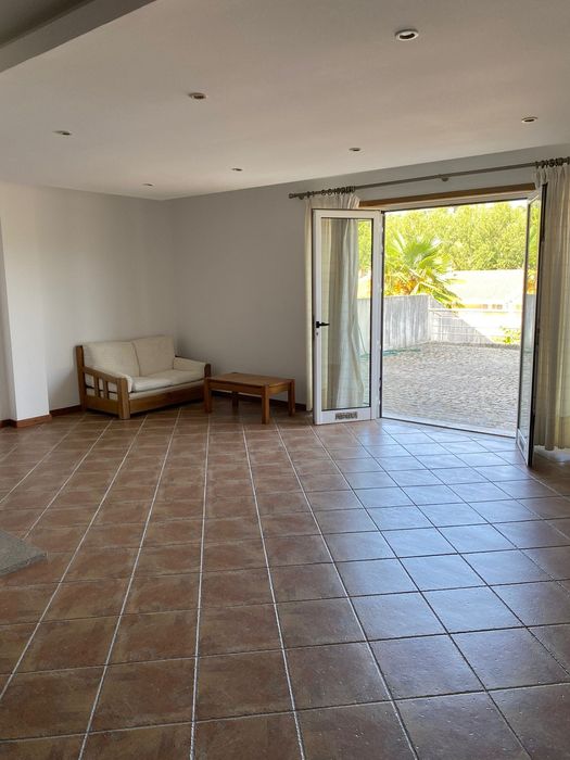 Moradia V4 para Arrendamento