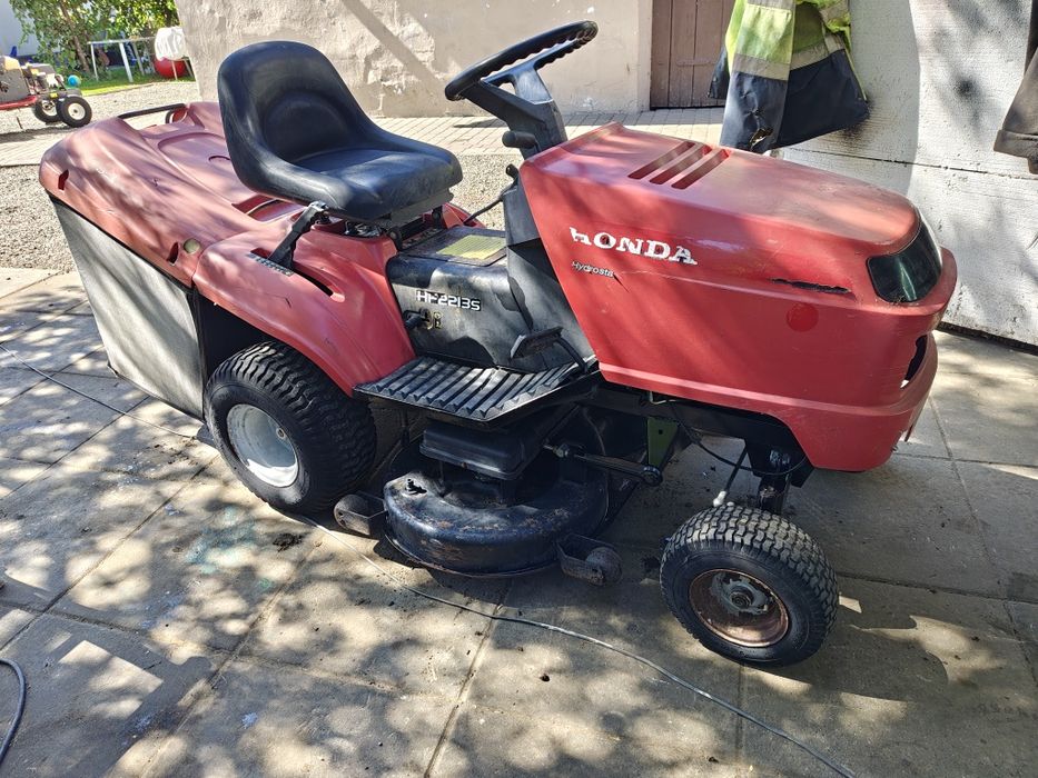 Kosiarka traktorek Honda 2213