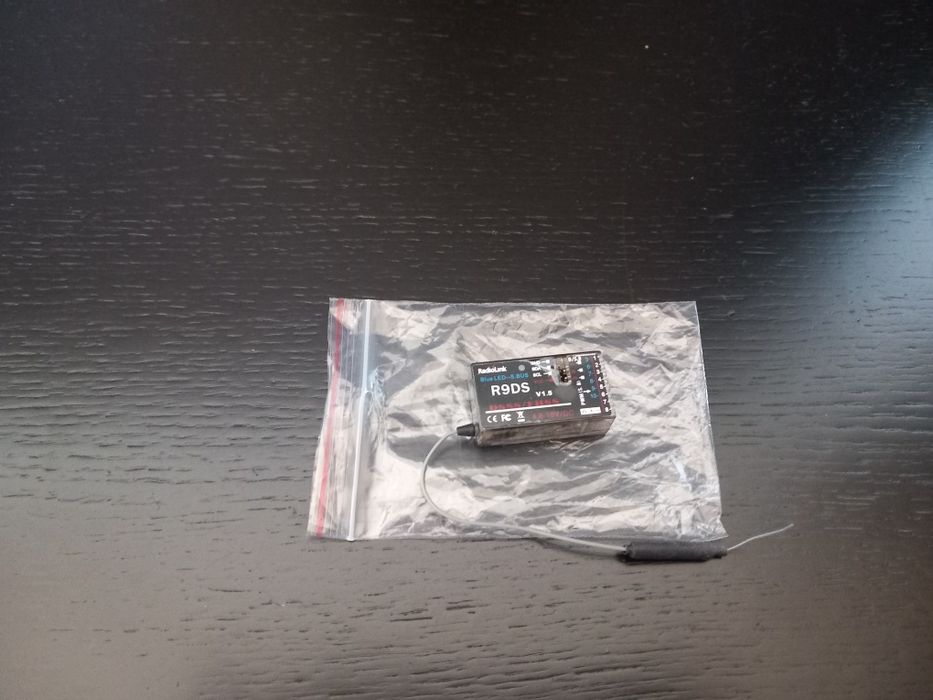 Receptor 9 Canais RadioLink R9DS DSSS AT9 AT10 2.4Ghz(43x24x15mm)