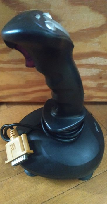 Joystick trust predator XK 100