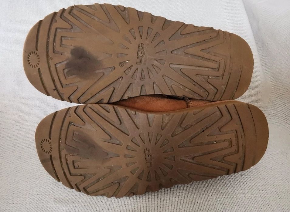 Ugg Australia Mini Bailey Button saszki śniegowce 37