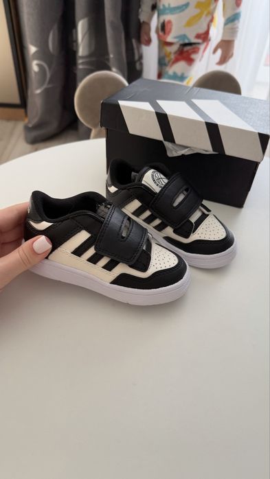 Кросівки  adidas zara