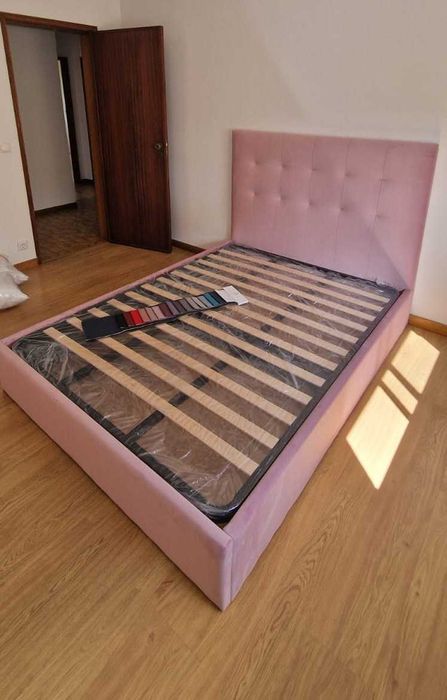 Camas De Casal Estofadas Top de Gama 190x140m Estrado Incluído 199€ !!