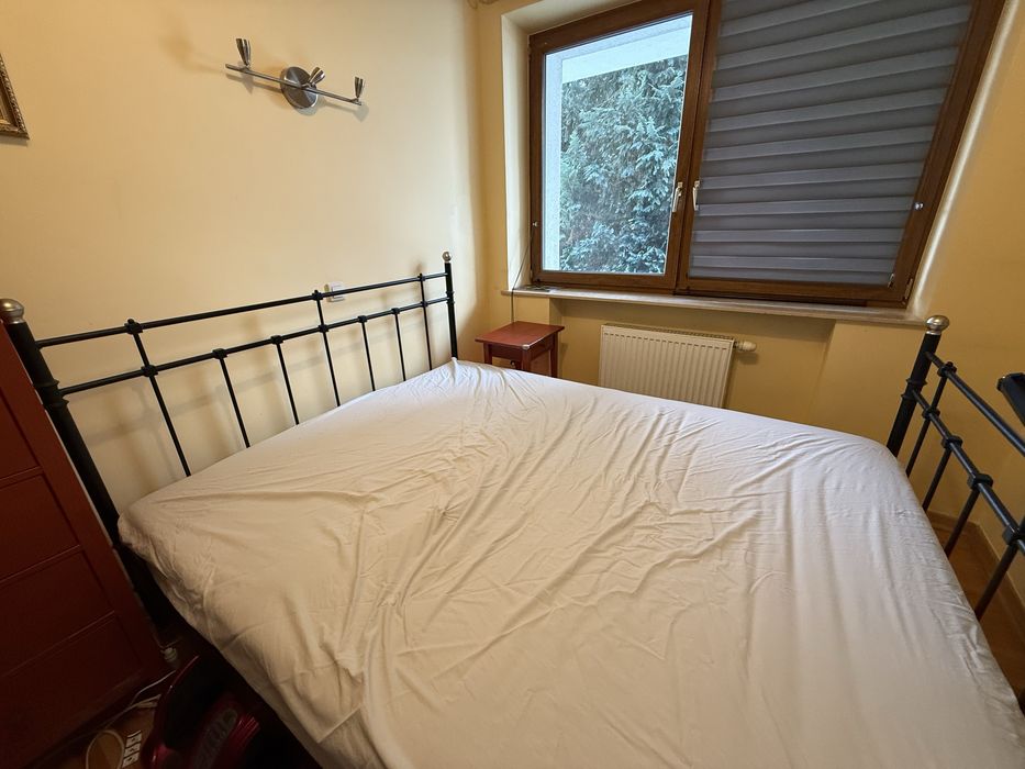 Rama łóżka IKEA Svelvik 160 x 200 metalowa ze stelażem stan bdb