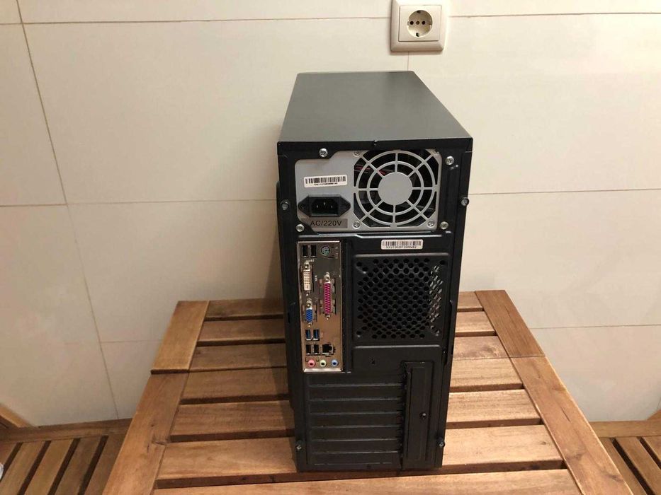 PC desktop Intel Core 4th i3 16GB RAM Disco 256GB como novo Win 10 Pro