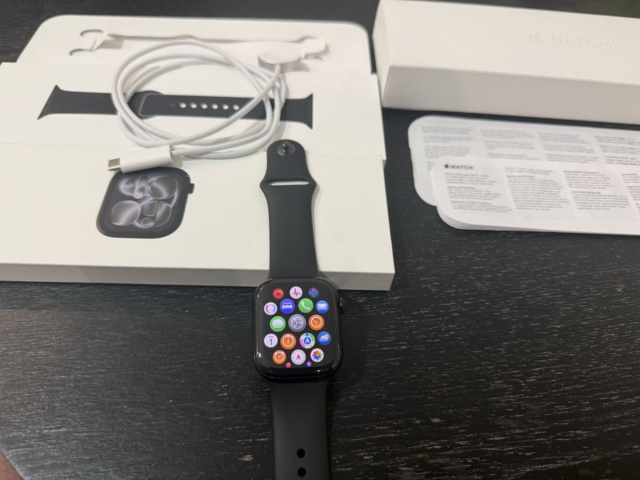Apple Watch 11 GPS 42mm – aluminium (onyks), komplet, oryginał