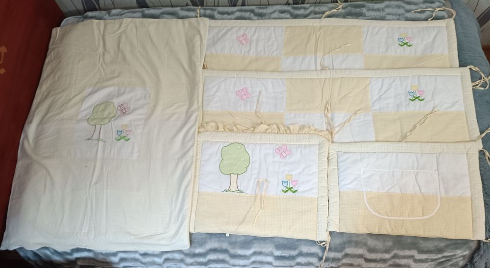 Бортики в ліжечко+постільний комплект