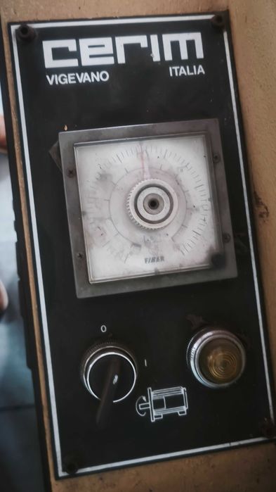 Máquina de Montar Prátik – Bom Estado + Ferramentas e Moldes