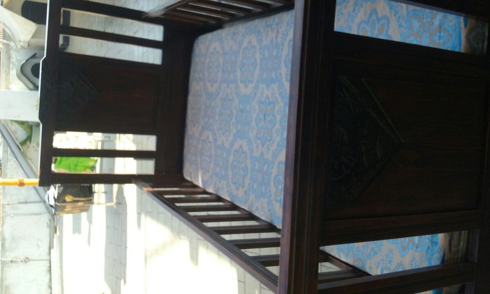 Conjunto de quarto para criança em madeira maciça