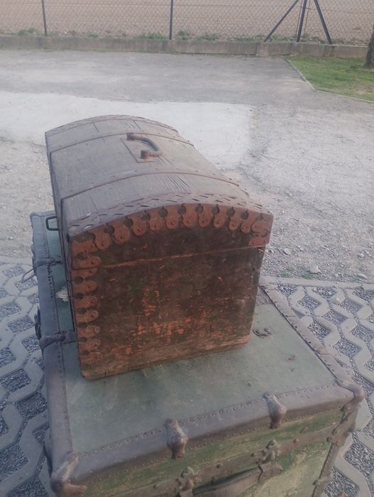 Stary kuferek przedwojenny