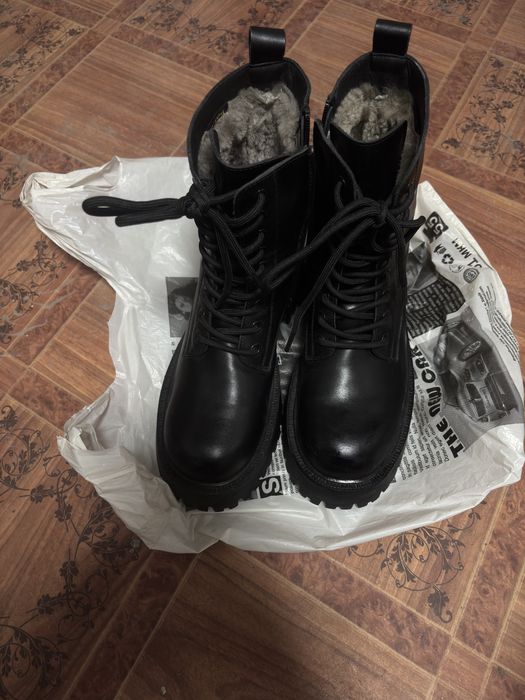 Чоботи зимові жіночі