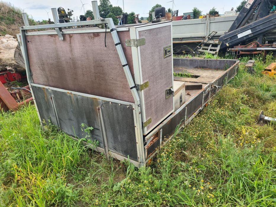 Zabudowa burtowa na dostawczaka busa paka