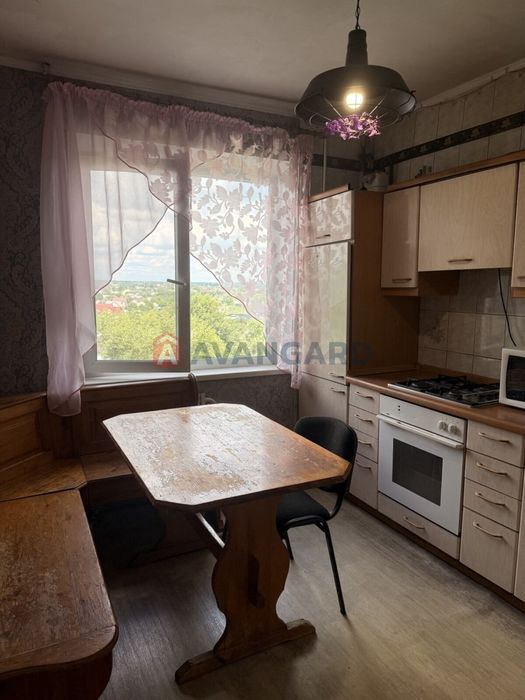 Продам чудову 3-и кімнатну квартиру на Ж/м Фрунзенский, всі кімнати окремі.
